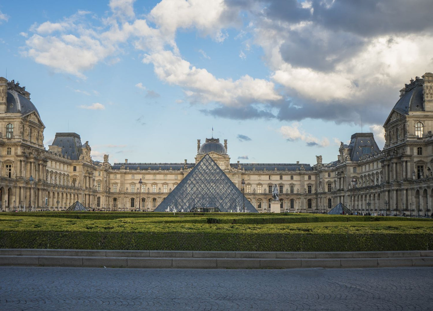 París, Lourdes, Costa Azul, Provenza con España y Lisboa