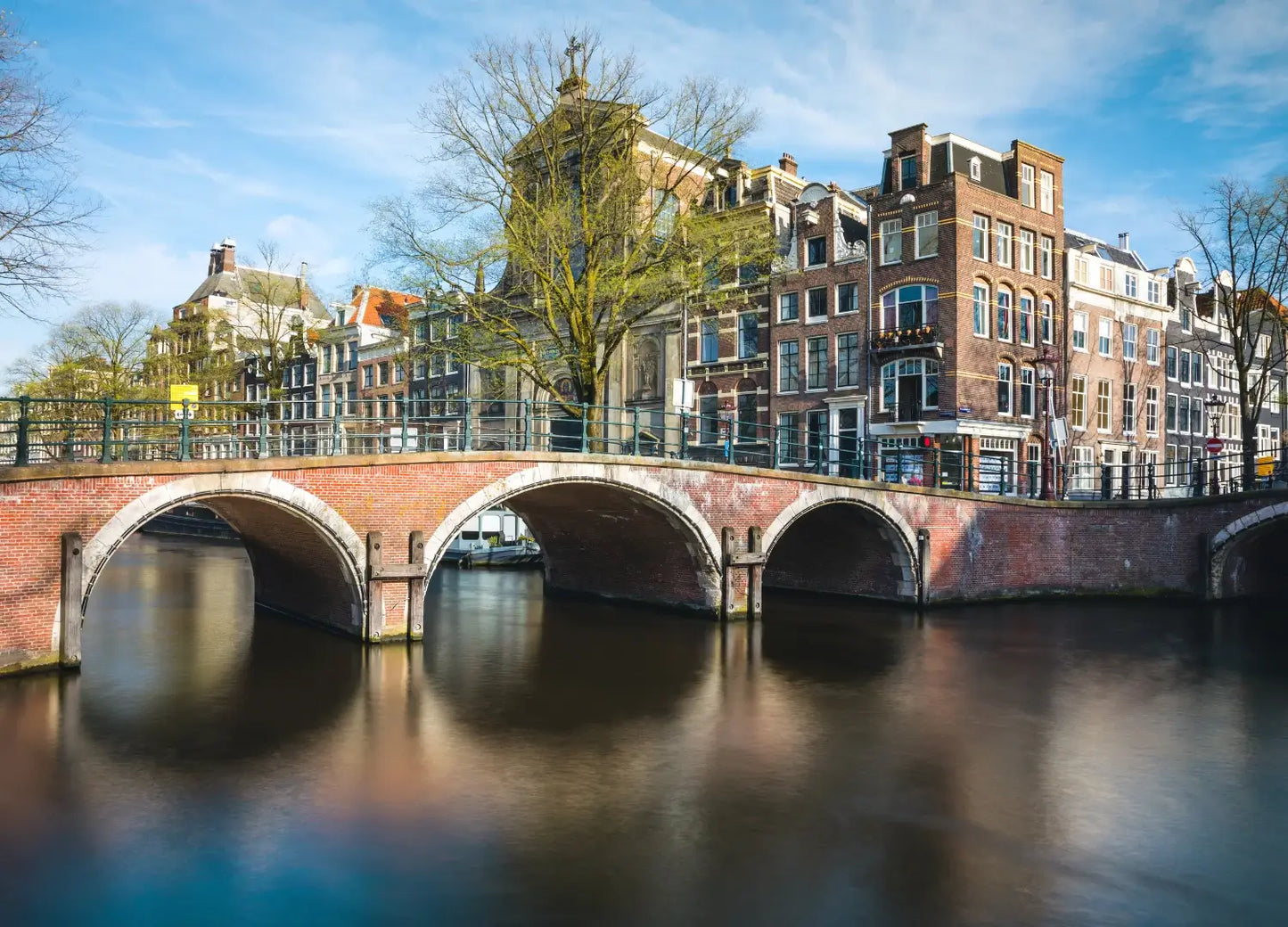 Londres, Ámsterdam, París y España +i